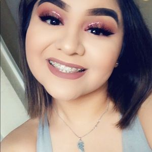 Meet your Posher, Jasmine